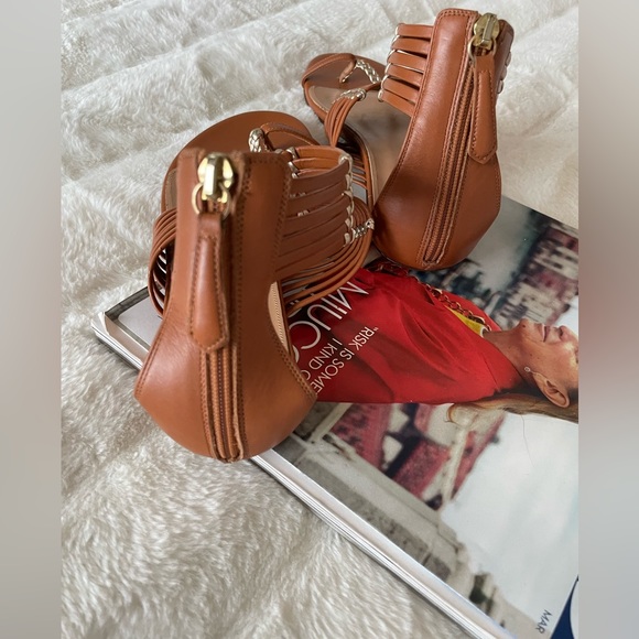 SOLD Aquazzura Firenze Leather Flat Sandals. - Picture 4 of 8